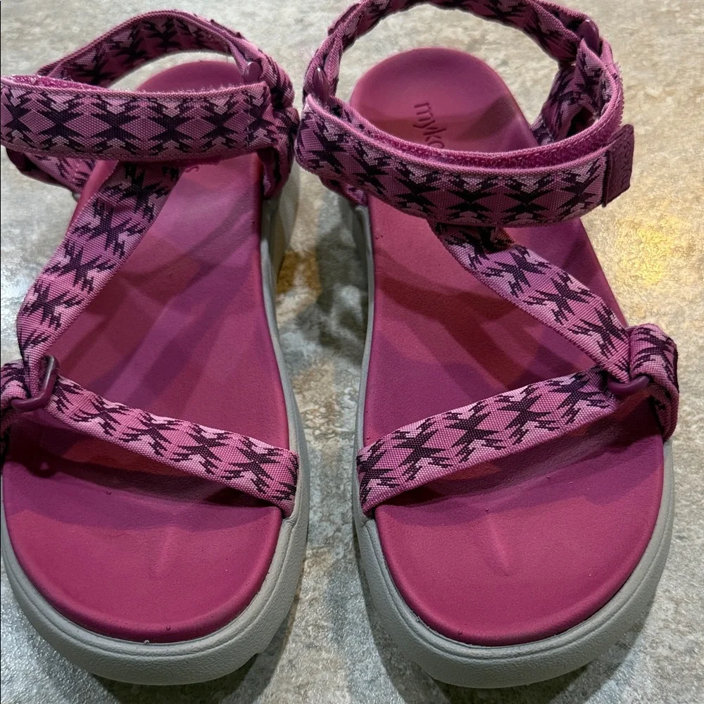 Mykos Women's Solstice Sandals in Fuchsia Strappy Comfort Sandals - Picture 3 of 9